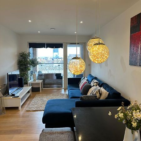Luxury 3 Bedroom Flat In Stratford, Londra Exterior foto