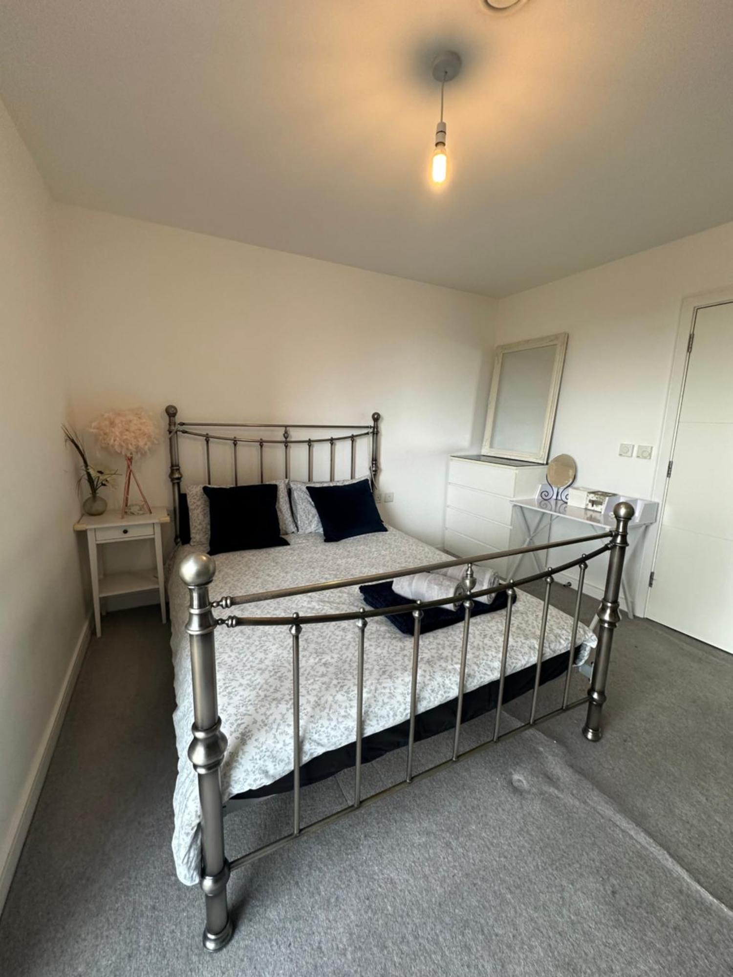 Luxury 3 Bedroom Flat In Stratford, Londra Exterior foto