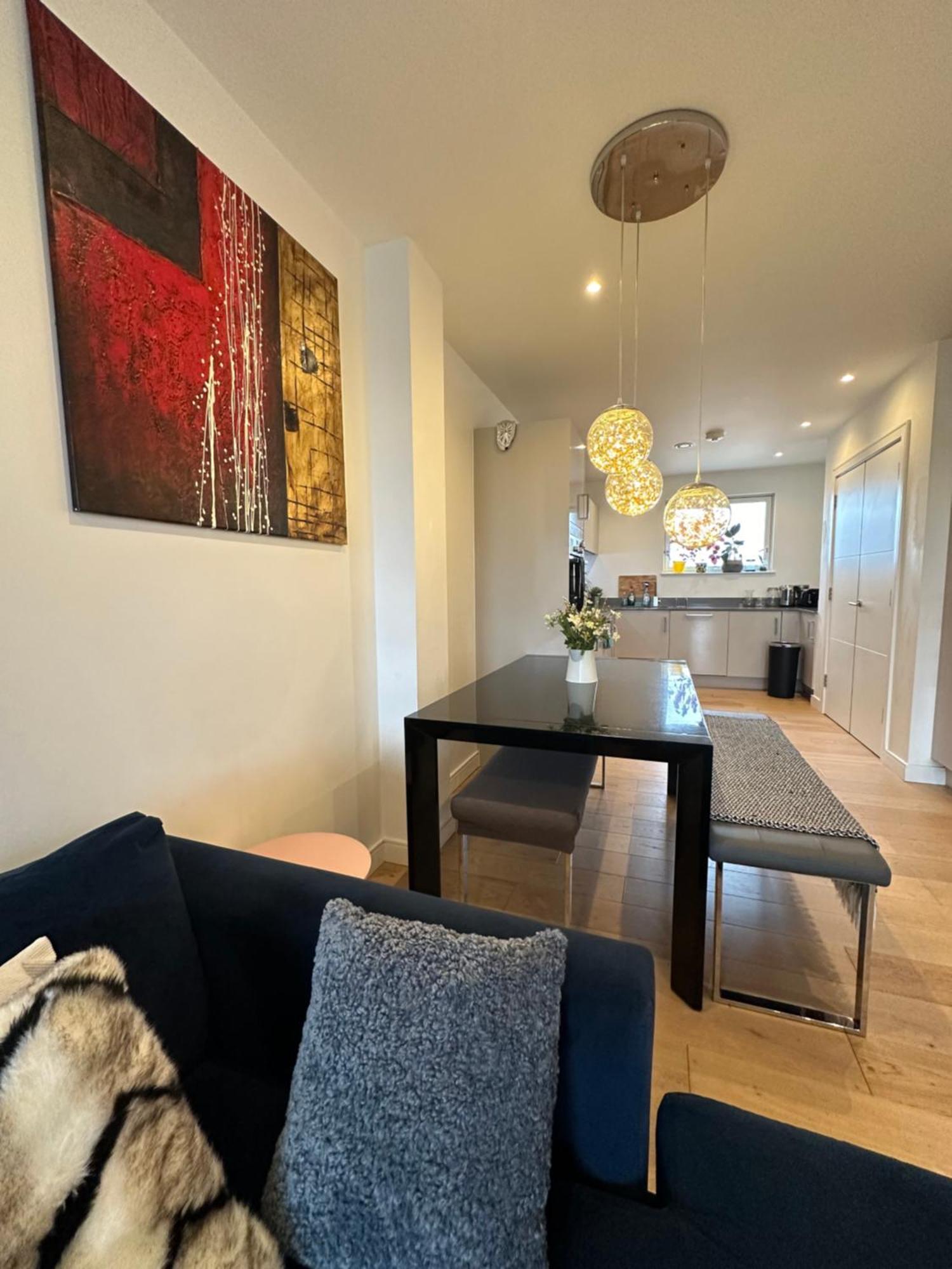 Luxury 3 Bedroom Flat In Stratford, Londra Exterior foto