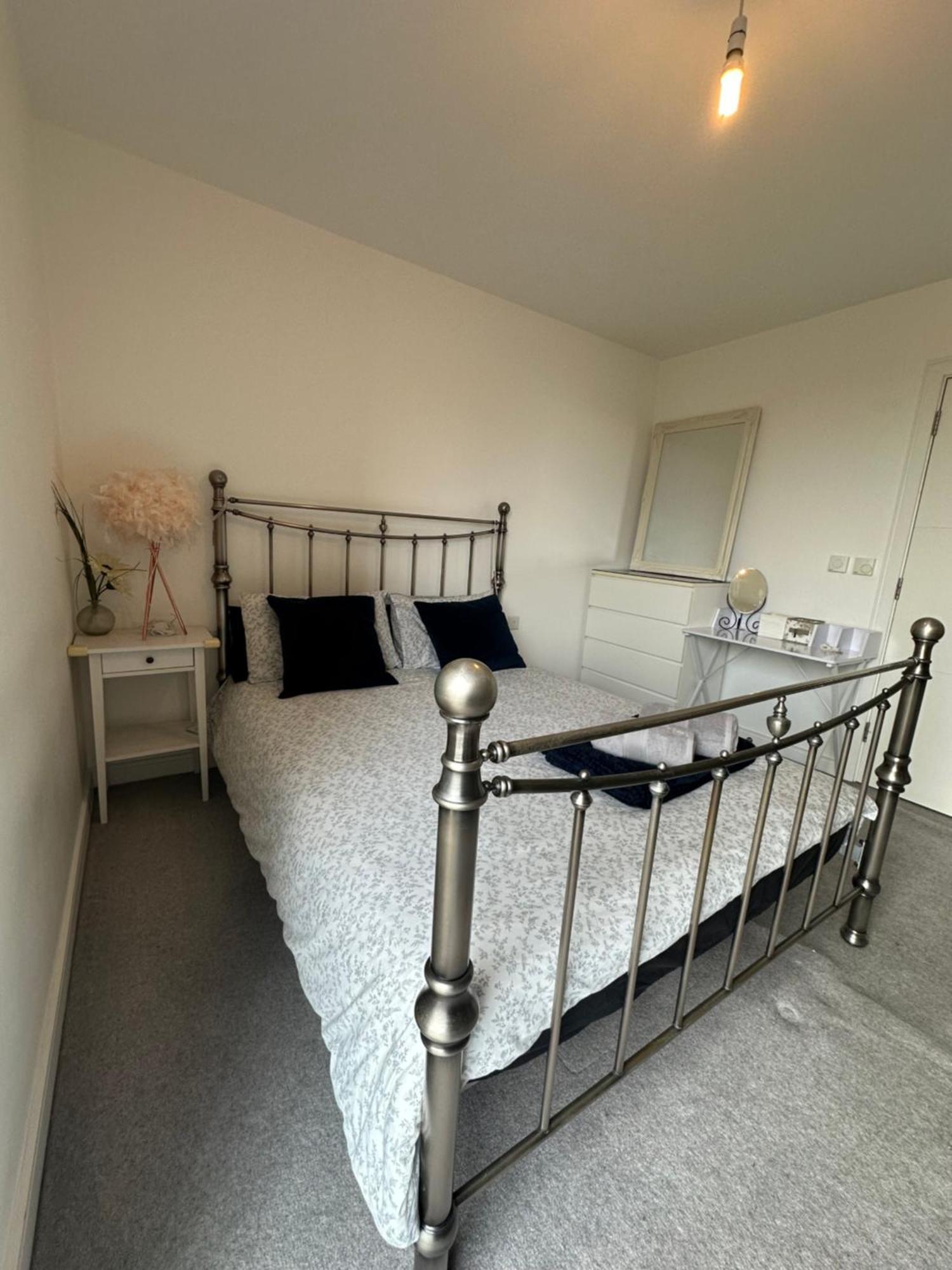 Luxury 3 Bedroom Flat In Stratford, Londra Exterior foto