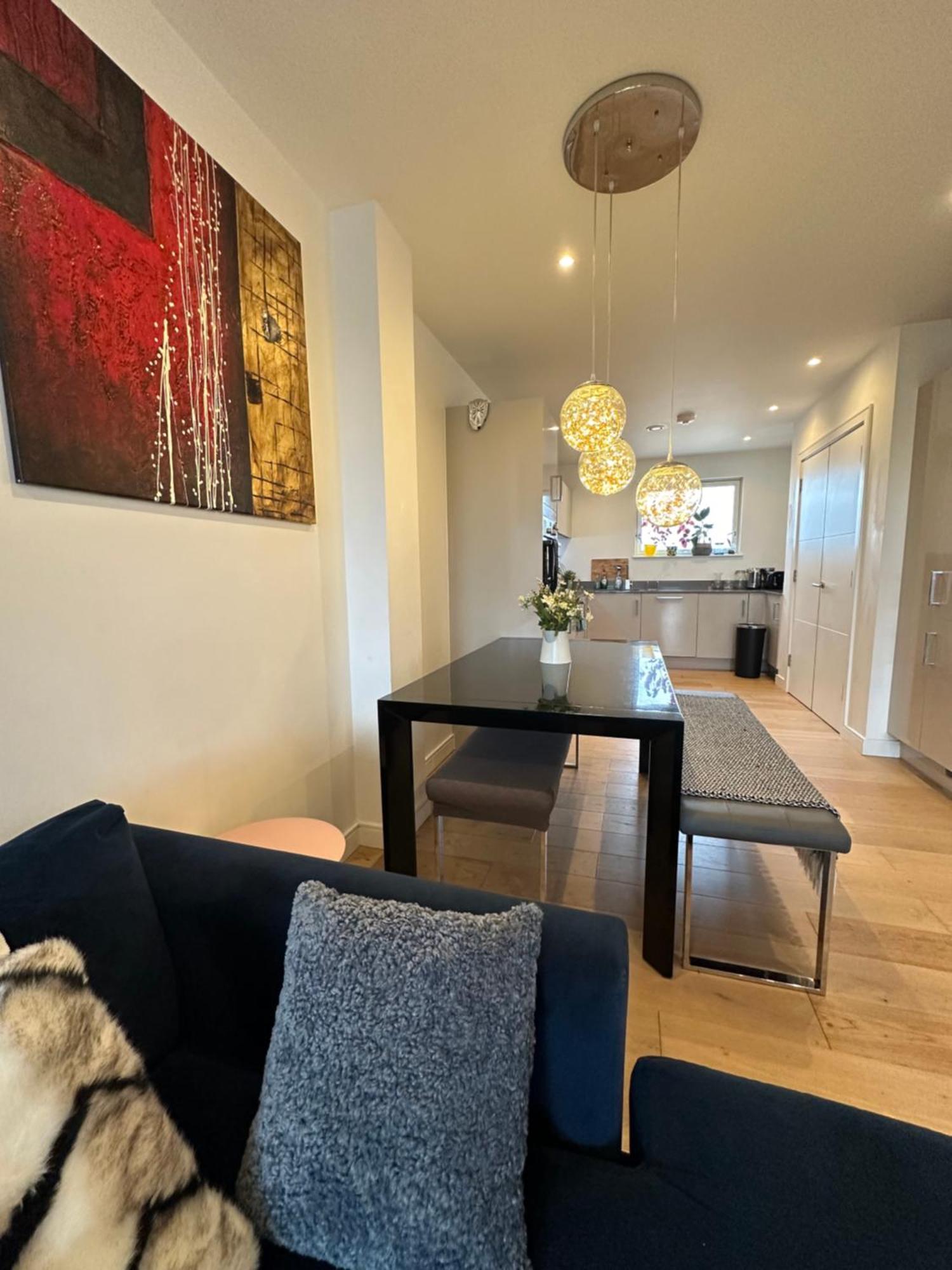 Luxury 3 Bedroom Flat In Stratford, Londra Exterior foto