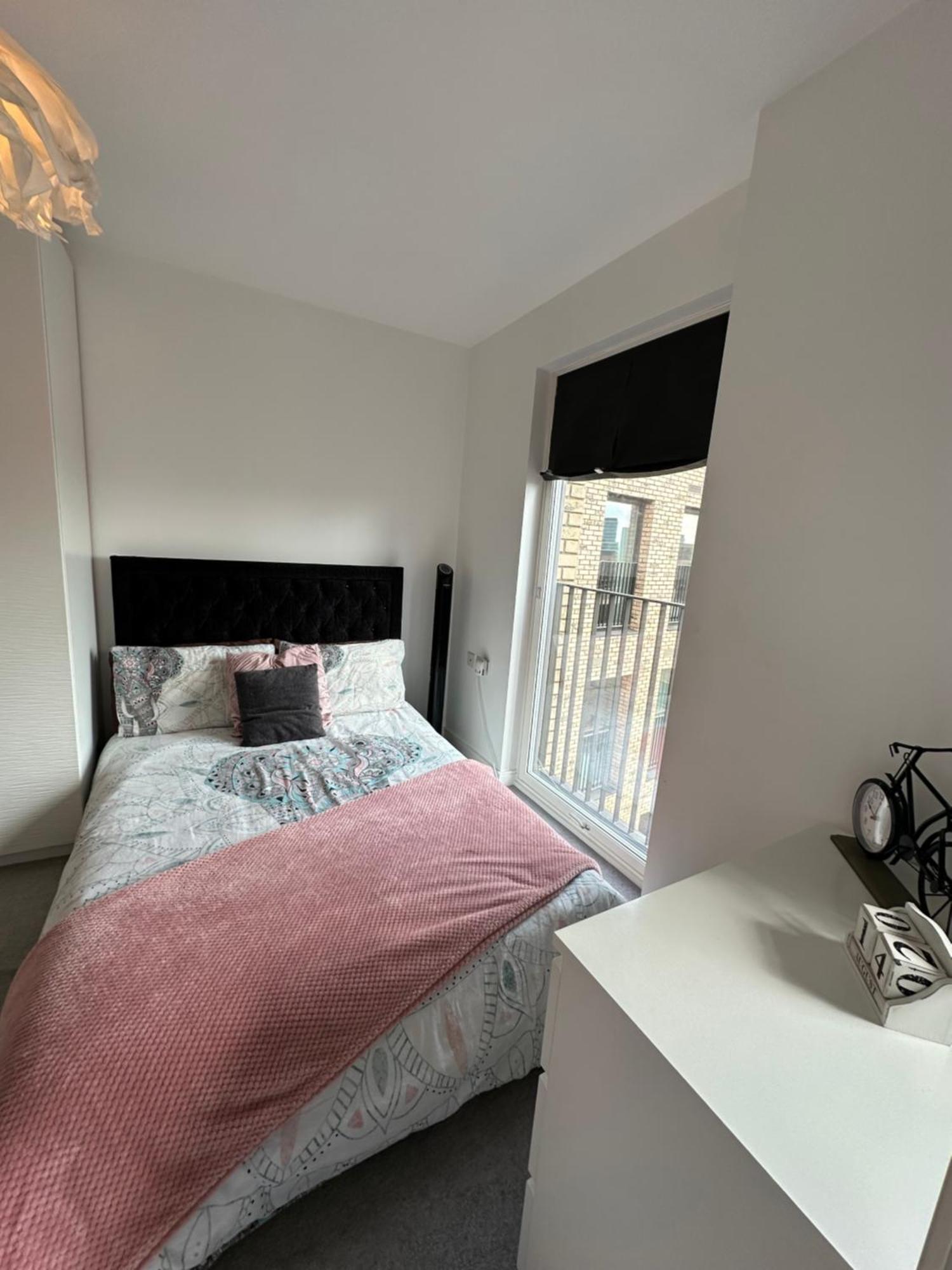 Luxury 3 Bedroom Flat In Stratford, Londra Exterior foto