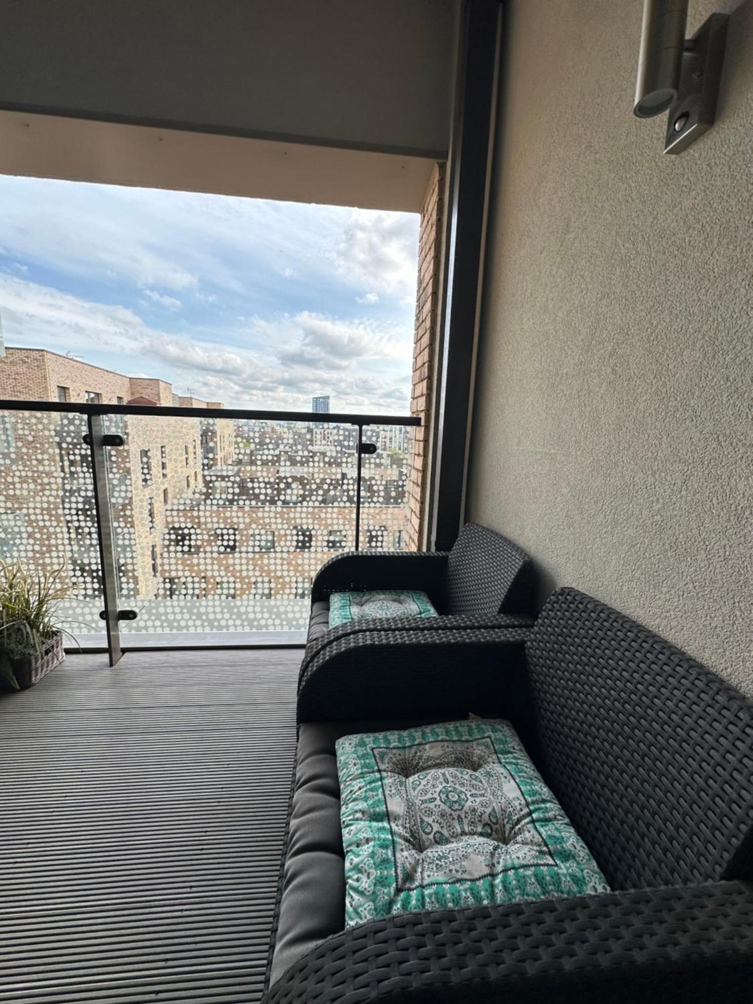 Luxury 3 Bedroom Flat In Stratford, Londra Exterior foto