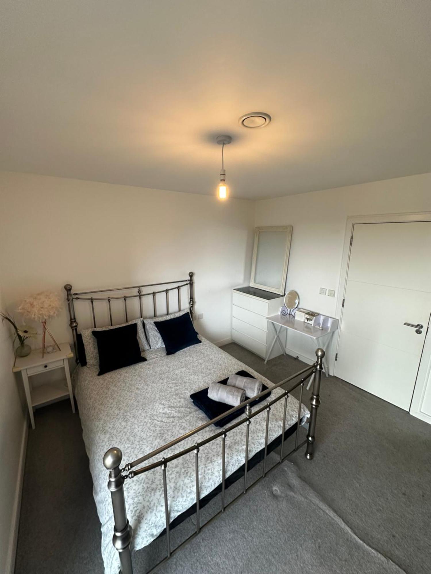 Luxury 3 Bedroom Flat In Stratford, Londra Exterior foto